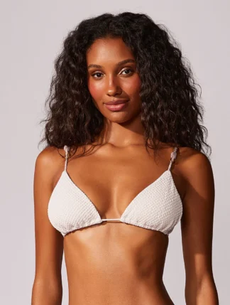 Biquíni Off White Cia Marítima – Top Cortininha e Asa Delta
